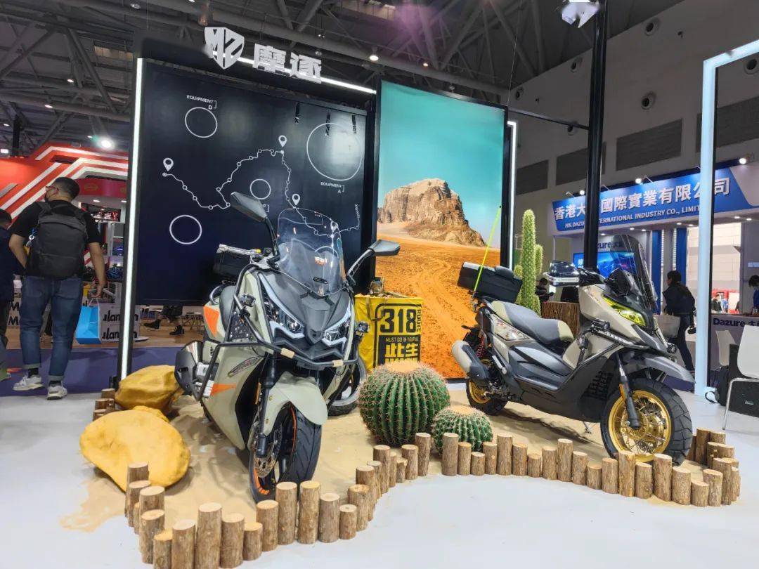 個性化摩托車藍(lán)海浮現(xiàn)，“摩逐”以工廠級專業(yè)改裝亮相摩博會