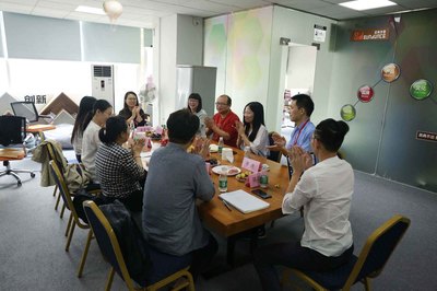 職教橋領(lǐng)導(dǎo)與市電子信息學(xué)校老師一行蒞臨圣典傳媒進(jìn)行學(xué)術(shù)交流